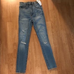 Abercrombie & Fitch NWT skinny jeans 24 short